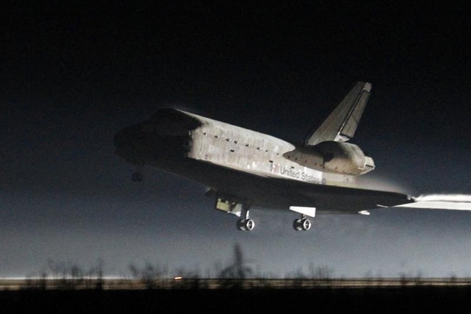 Sėkmingu "Atlantis" nusileidimu pasibaigė JAV kosminių "Space Shuttle" era