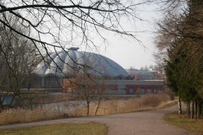 Ledo ritulio federacija susirūpinusi Elektrėnų arenos likimu