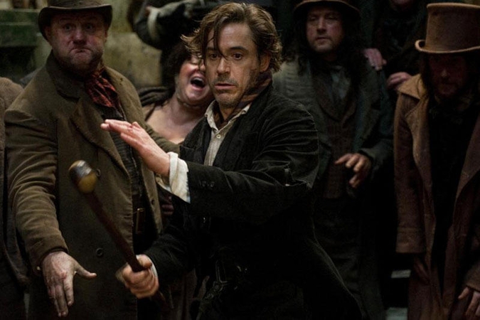 Šerloką Holmsą aprengti suknele sumanė Robertas Downey jaunesnysis