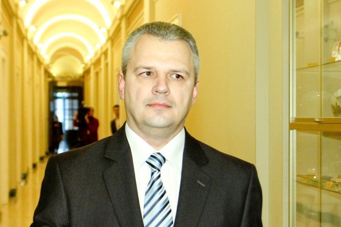 Žemės ūkio ministras vizitus į užsienį pradėjo prabangiai