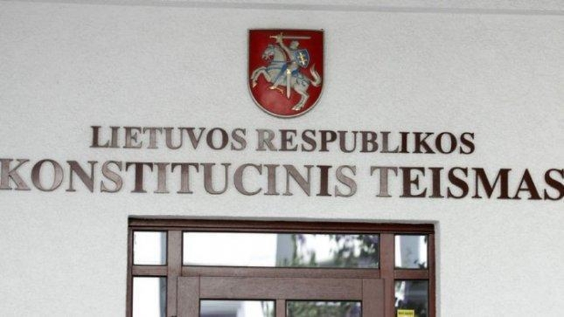 KT aiškinsis, kiek galėjo būti mažinami teisėjų atlyginimai