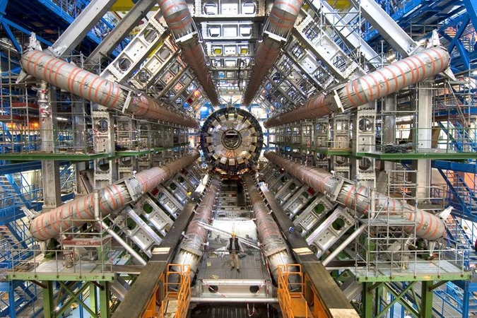 LHCb detektorius tikslina gautus rezultatus