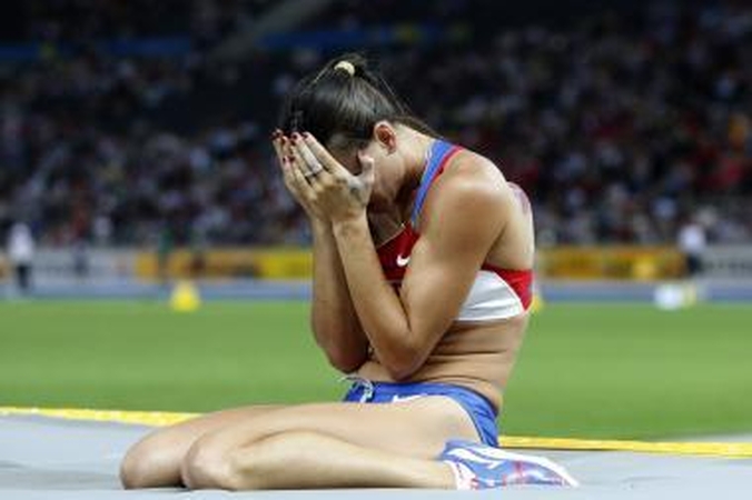 J.Isinbajevai susikaupti trukdė mintys ne apie sportą