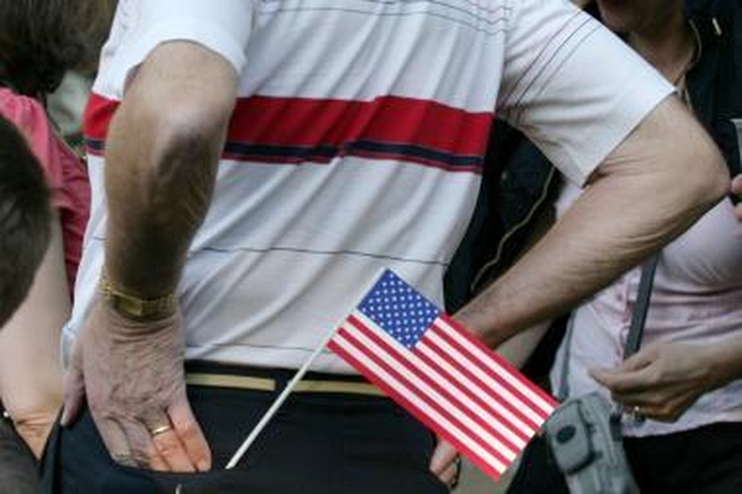 Apklausa: norinčiųjų emigruoti padaugėjo penkis kartus