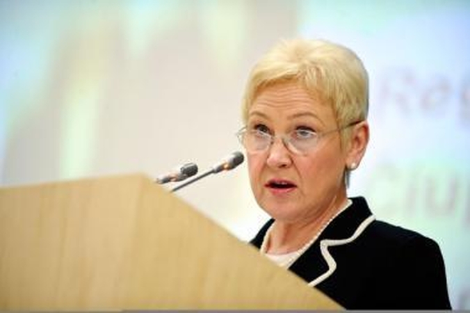 Seimo pirmininkė: pagal įstatymus renta K.Brazauskienei priklauso