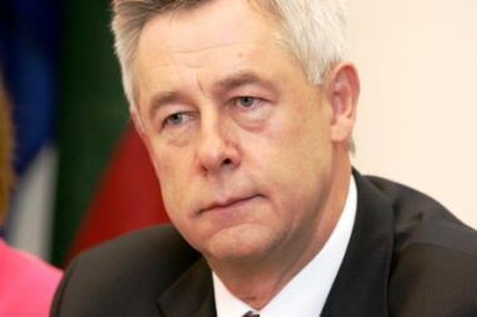 Seimo kontrolierius: mokyklų negalima uždaryti remiantis lėšų trūkumu