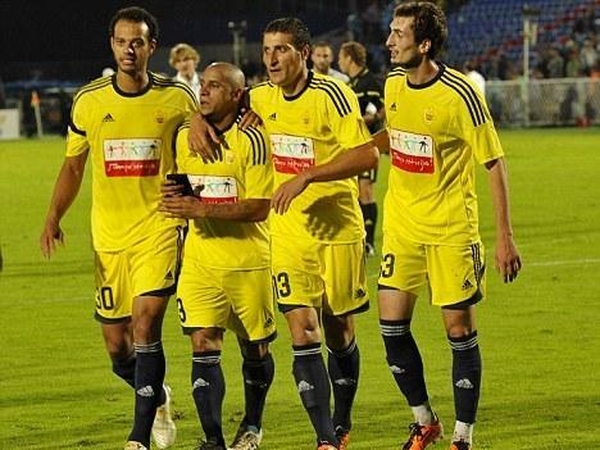 Surastas bananą į R.Carlosą metęs aistruolis