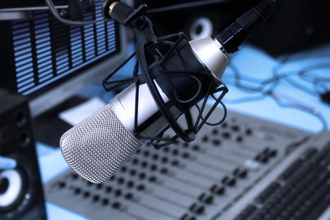 Australų radijo laidų vedėjai ašarodami atsiprašė slaugytojos šeimos