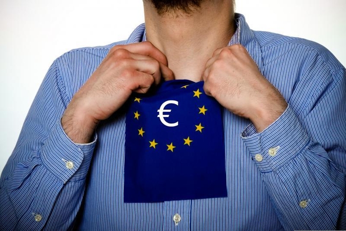 Euro zona valstybių finansinę naštą siekia užkrauti investuotojams