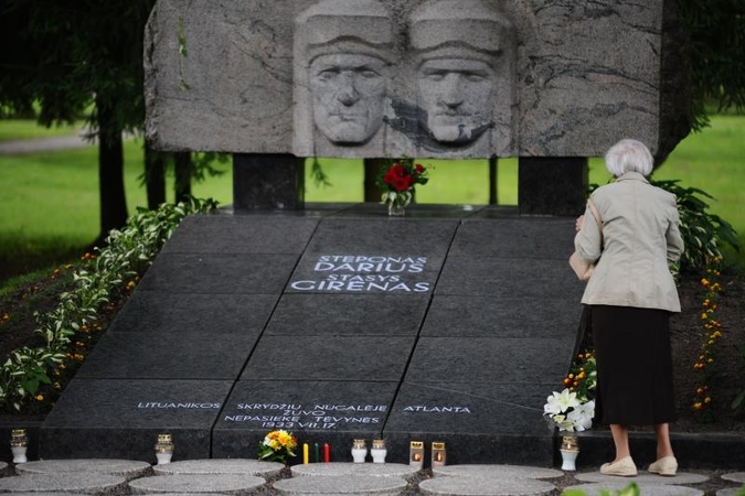 2013-ieji pavadinti šešiais skirtingais vardais