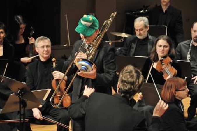 Berlyne Antrojo pasaulinio karo pabaiga paminėta anglų kompozitoriaus "Karo requiem" 
