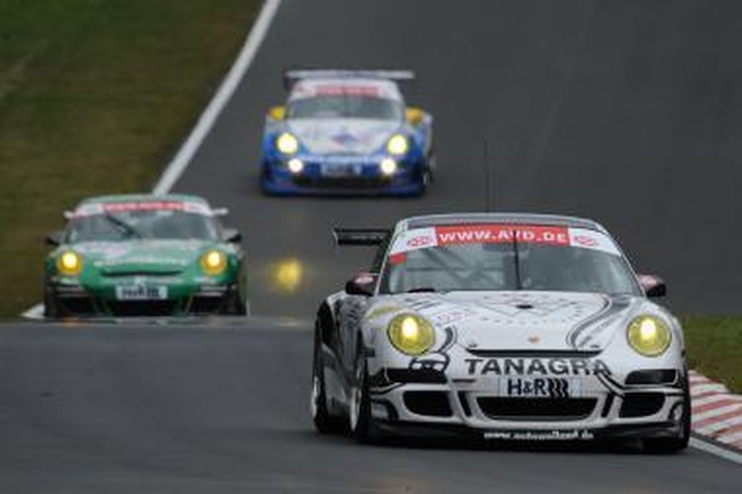 „Lietuviškas“ savaitgalis „Porsche“ lenktynėse