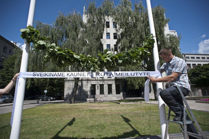 Kauniečiai olimpinei čempionei skiria ąžuolo vainiką