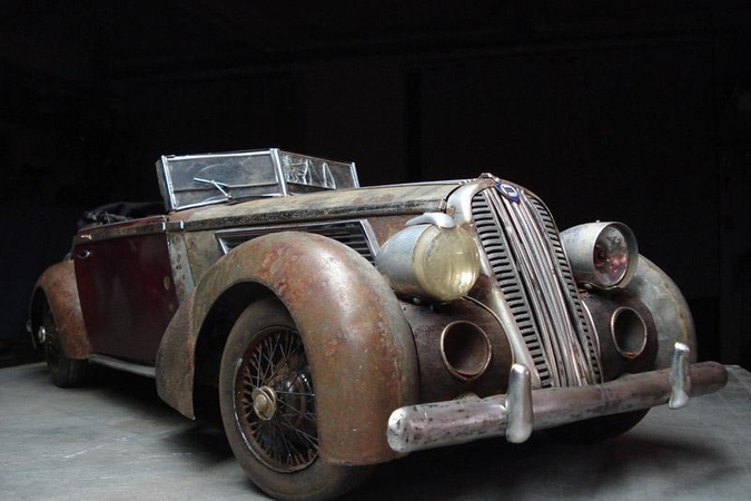 Vokiečio surūdijusi kolekcija - nuo „Porsche“ iki „Bugatti“