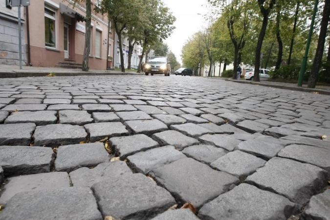 Uostamiesčio J.Janonio gatvėje perklos akmenis