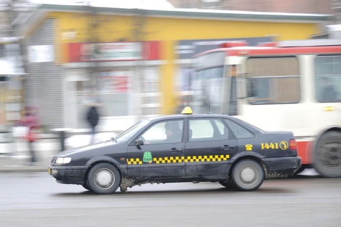 Taksistai turės registruoti taksometrus ir pildyti apskaitos žurnalus