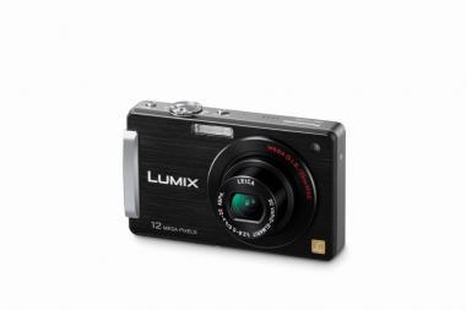 „Panasonic“ ir toliau stebina išskirtiniais fotoaparatais