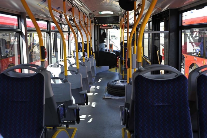 Studentų bagažo dydžiui viešajame transporte nebeliko apribojimų