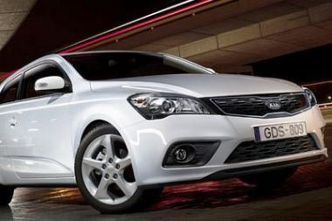 Pasirodė atnaujinto "Kia Ceed" nuotraukos