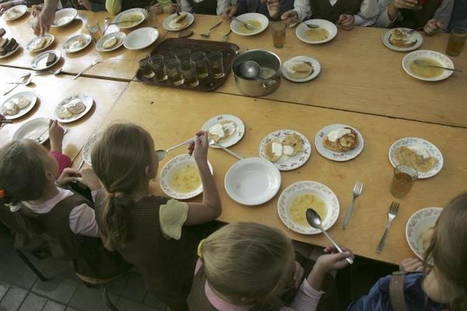 Valgyklai uždrausta maitinti Klaipėdos „Santarvės“ mokyklos mokinius