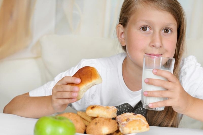 Planuojama nemokamai maitinti 160 tūkstančių mokinių