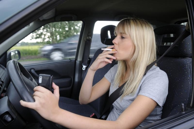 Mesti rūkyti mėtines cigaretes – sunkiau 