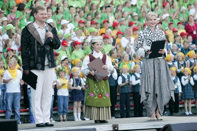 Šimtų moksleivių lūpose suskambo  lietuviškos dainos 