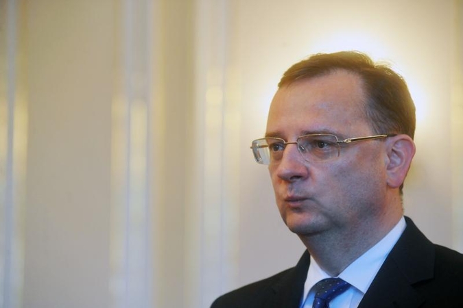 Čekijos premjeras atsistatydino dėl korupcijos ir šnipinėjimo skandalo