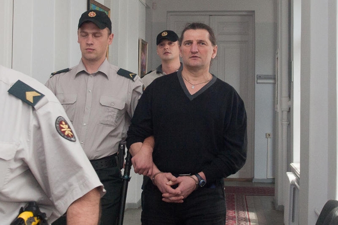 H.Daktarą teismas paliko    už   grotų  