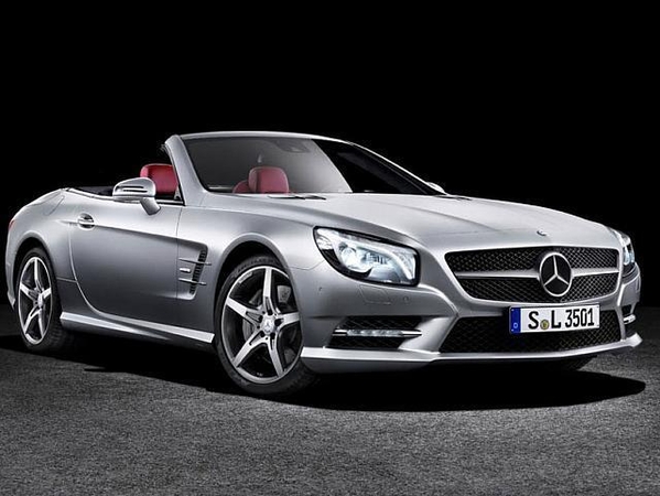 „Mercedes-Benz“ SL klasės debiutą galėsite stebėti socialiniame tinkle