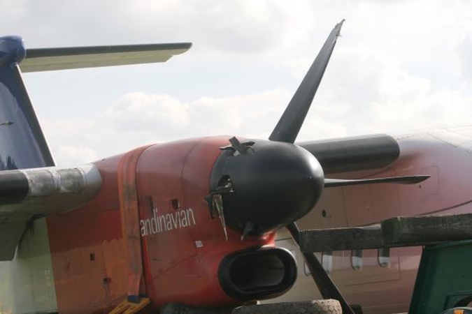 JAV karo lėktuvas su 300 karių avariniu būdu nutūpė Almatoje