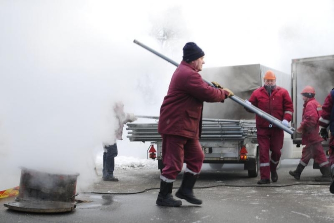 Šilumos tinklų avarijos likvidavimas priminė virinimą po vandeniu