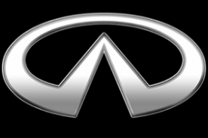 Pirmasis prabangus „Infiniti“ elektromobilis – 2013 metais