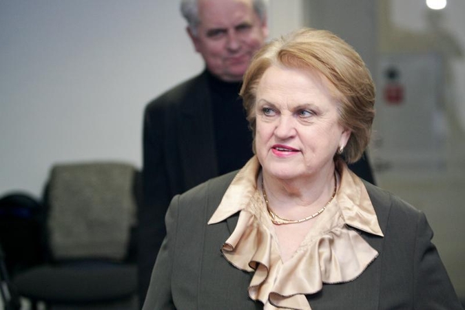 K.Prunskienė su dukra sugiedojo Lietuvos himną