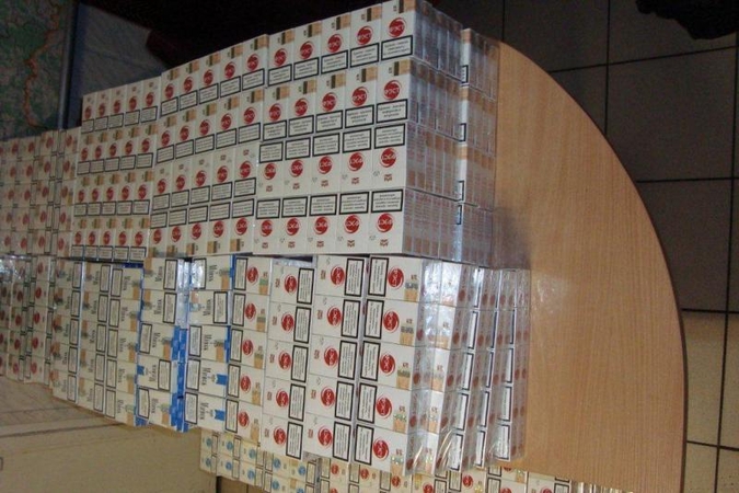 Gariūnų turgavietėje aptiktas kontrabandinių cigarečių sandėlis