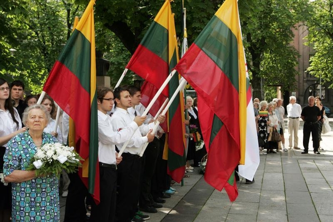 Tremties prisiminimai užgožė iškilmingas kalbas