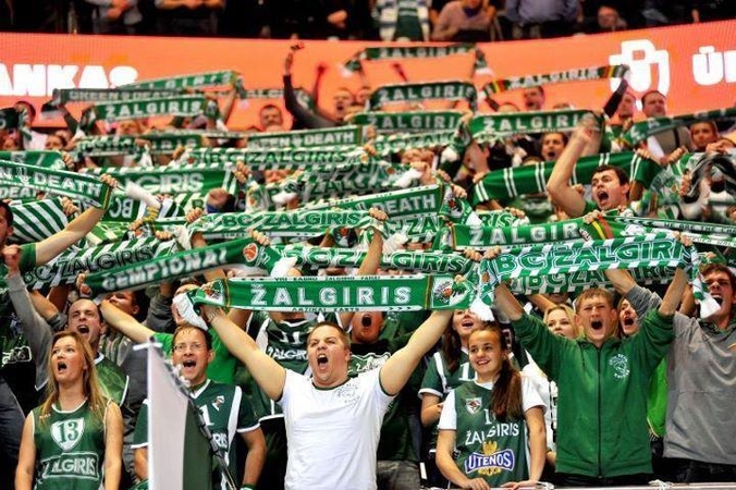 „Žalgirio“ fanai smerkia žiūrovus, įžeidusius trenerį