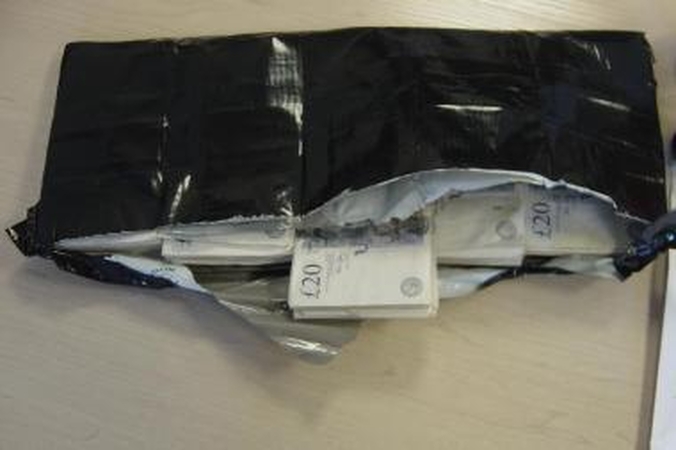 Klaipėdietė įsileido tamsaus gymio vagiles