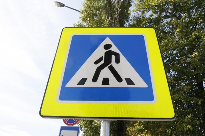 Pėsčiųjų perėjoje partrenkta vienuolikmetė mergaitė