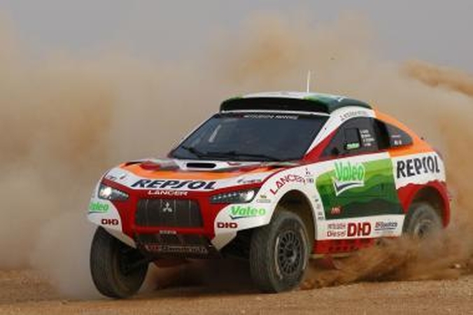 „Mitsubishi“ atsisveikina su Dakaru