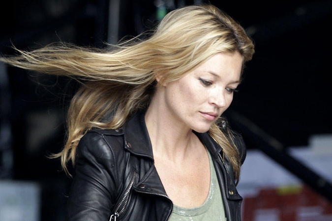 Ištekėjo gražuolė supermanekenė Kate Moss