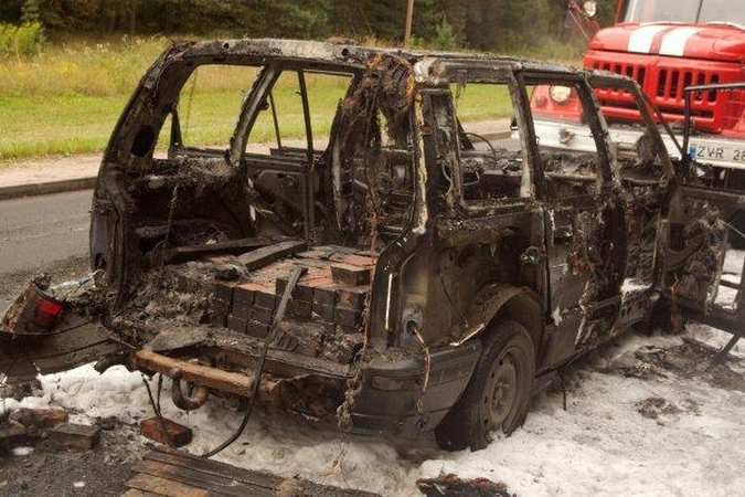 Transporto priemonių gaisrai: priežastys ir gesinimas