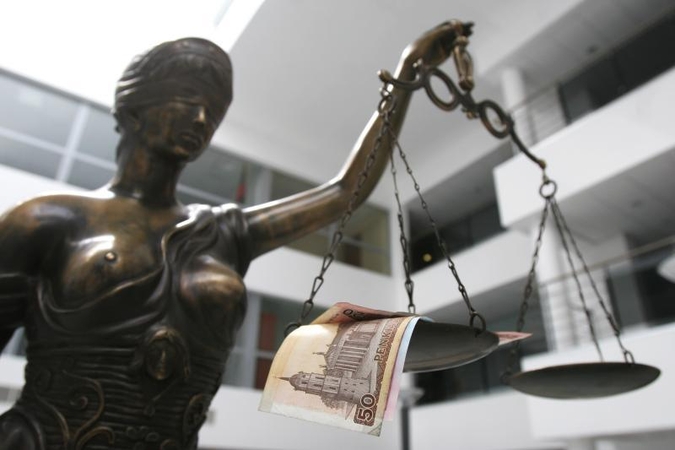 Už piktnaudžiavimą tarnyba nuteista buvusi Panevėžio vicemerė