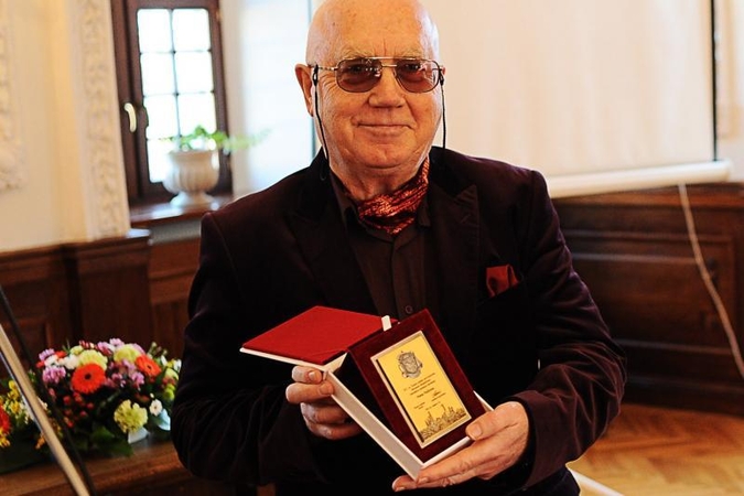 Rotušėje rašytojui P.Palilioniui įteikta B.Brazdžionio premija