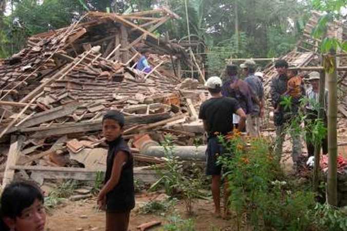 Indoneziją nusiaubęs cunamis nusinešė mažiausiai 272 gyvybes (atnaujinta)