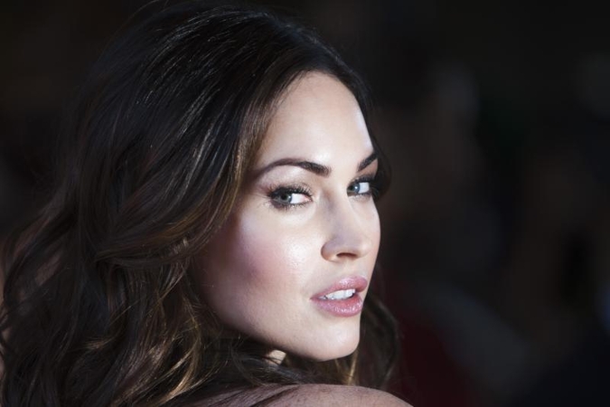 Megan Fox  grasina iškelti ieškinį dėl sumontuotos nuotraukos
