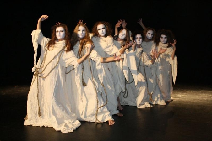A.Mažonas ir jo pantomimos teatras parodys „Paikų mergelių“ premjerą