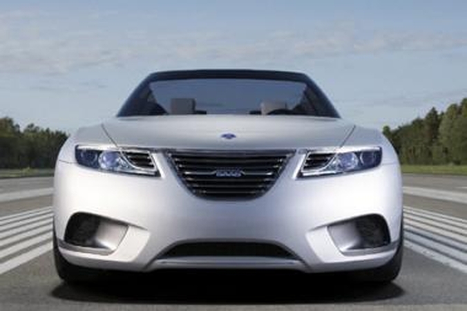 „Saab“ žada dvi premjeras