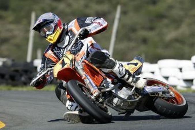 Aukštadvario kartodrome - Supermoto spektaklis