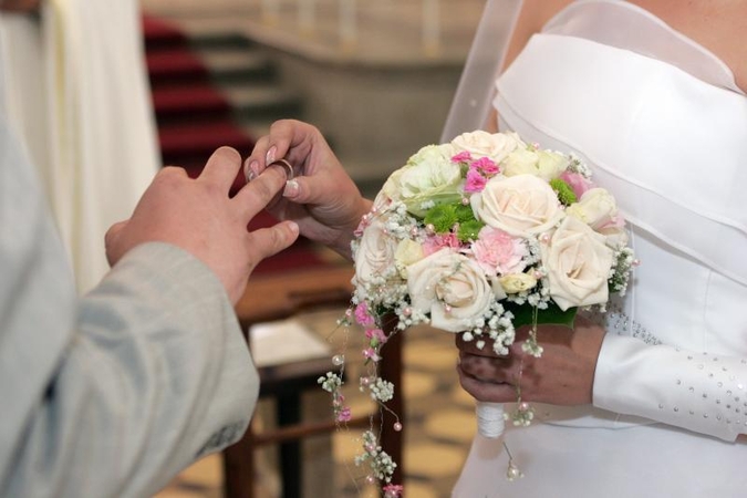Anksti ištekėjusios merginos dažniau kenčia nuo psichikos sutrikimų